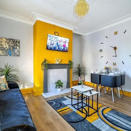 *1Es* For Your Most Relaxed & Cosy Stay + Free Parking + Free Fast Wifi * ลีดส์ ภายนอก รูปภาพ