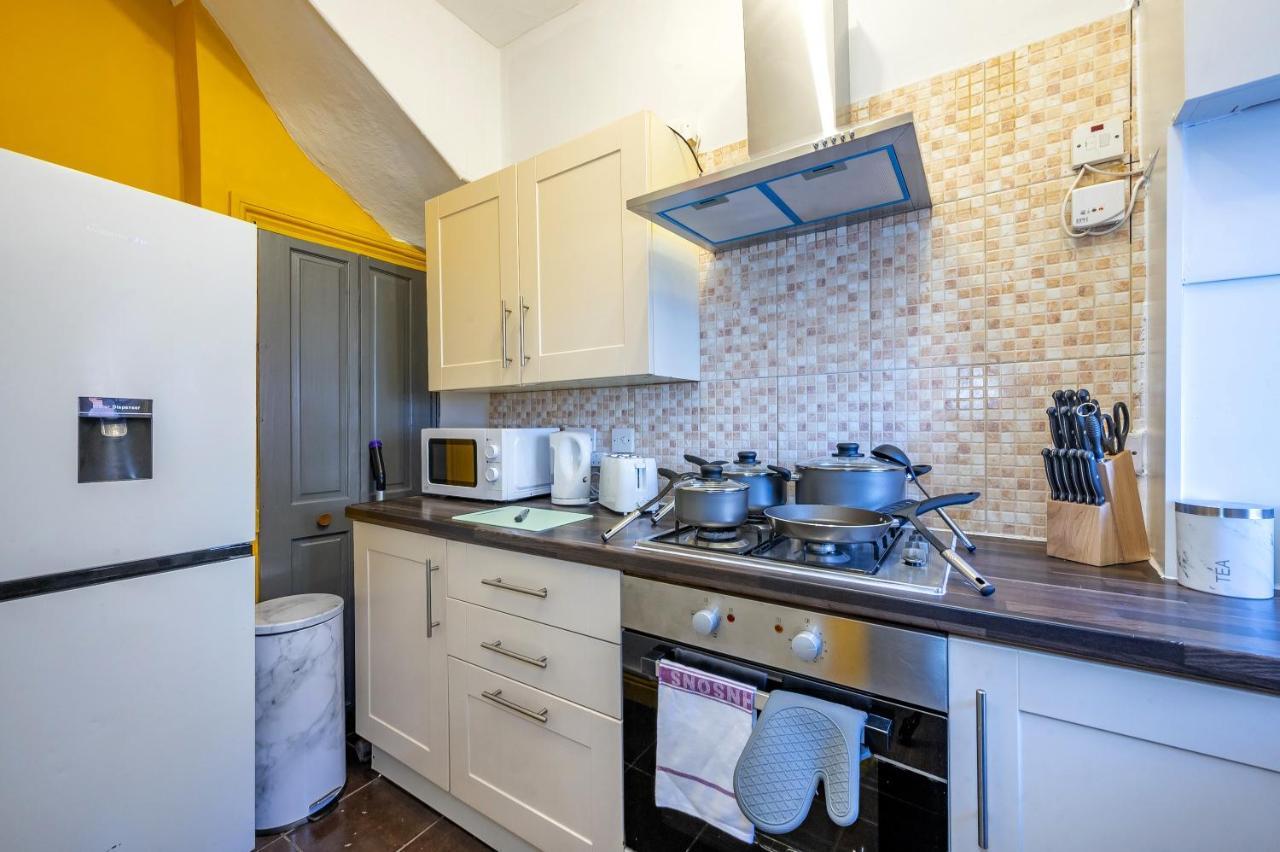 *1Es* For Your Most Relaxed & Cosy Stay + Free Parking + Free Fast Wifi * ลีดส์ ภายนอก รูปภาพ