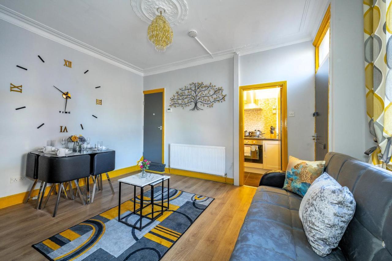*1Es* For Your Most Relaxed & Cosy Stay + Free Parking + Free Fast Wifi * ลีดส์ ภายนอก รูปภาพ